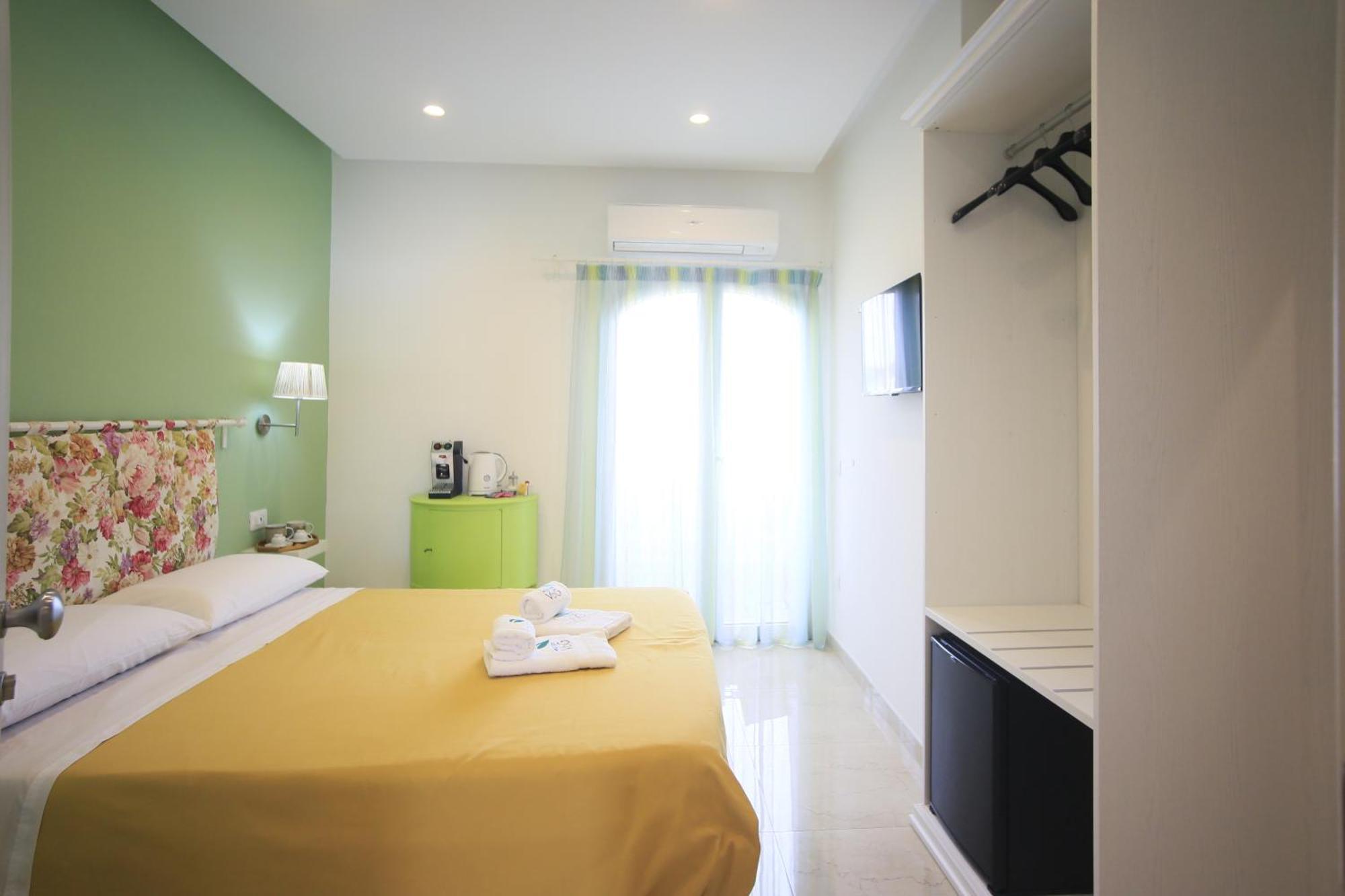 Villa Del Gaudio Rooms & Apartments Castellammare di Stabia Extérieur photo